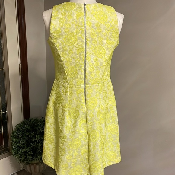 RIVER ISLAND woman’s NEON YELLOW floral LACE shift dress size 36 euro stretch - Picture 2 of 13